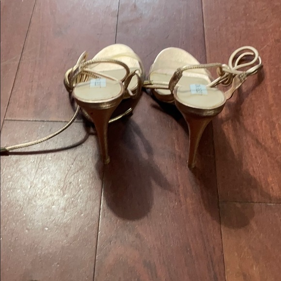 Heels - Picture 3 of 4